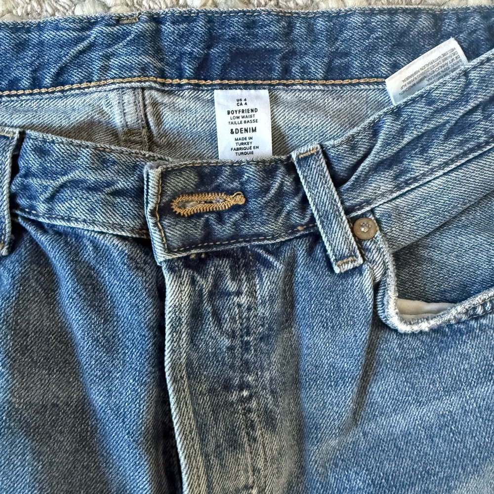 H&M Boyfriend Jeans Size 4 Distressed - Picture 3 of 6
